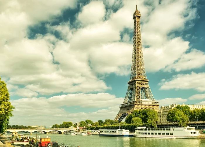 Business Class Flights to Paris